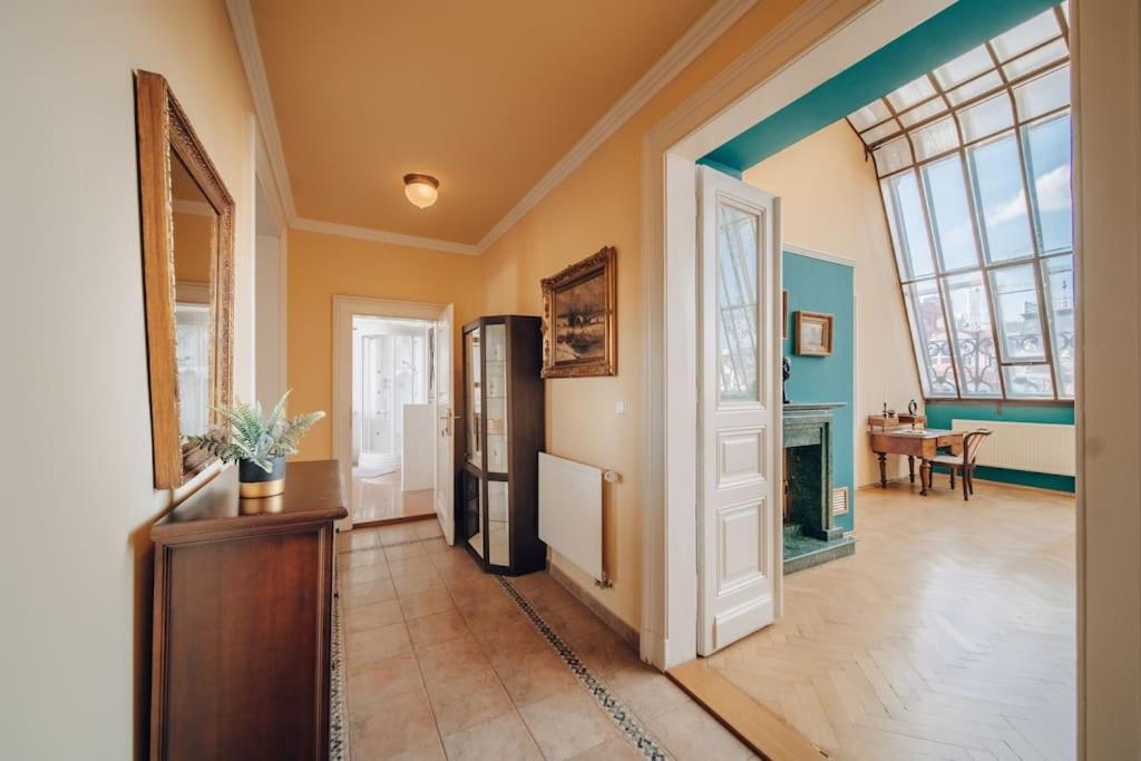 Magnificent Historical Penthouse In The Heart Of Prague Leilighet Eksteriør bilde